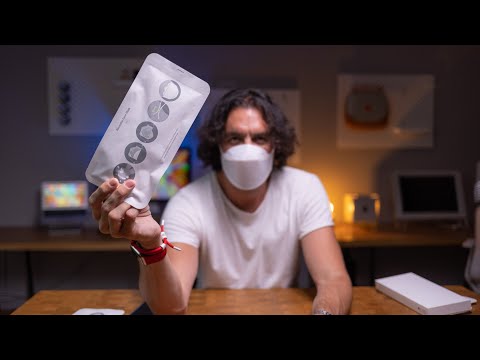 Vážně existuje Apple rouška? Apple Face Mask Unboxing [4K]